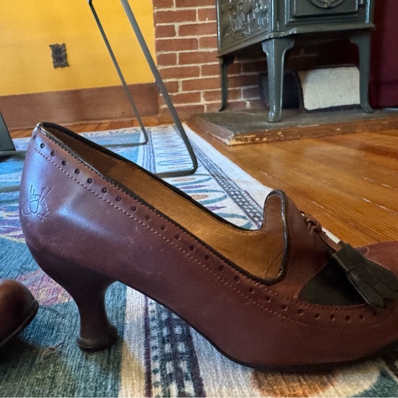 John Fluevog Women's Two-Tone Brown and Black Loafers - Picture 7 of 10